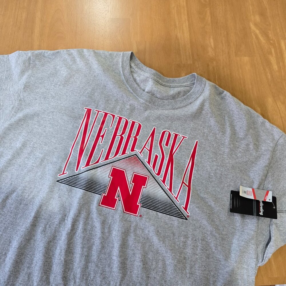 Nebraska Cornhuskers Men's Captivating Short Sleeve‎ T-Shirt Gray Size 3XL NWT